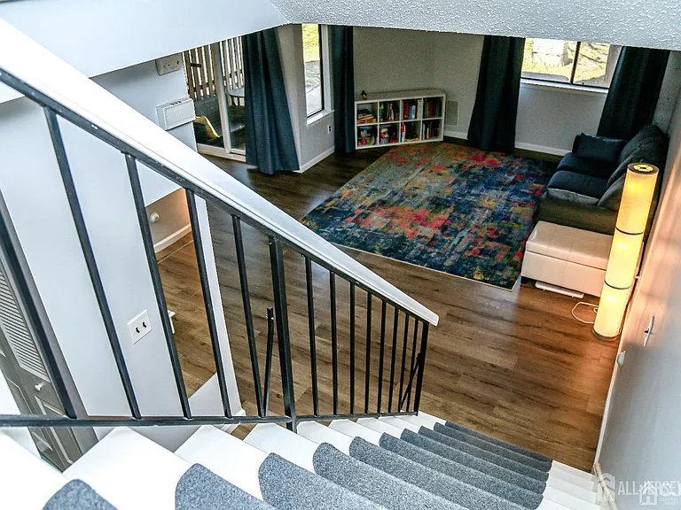 5805 Hana Rd — Photo 31