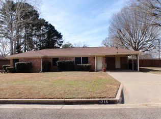 1215 Columbia Dr, Longview, TX 75601