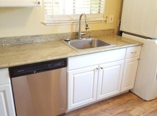 9 Clarendon Rd #C, Burlingame, CA 94010