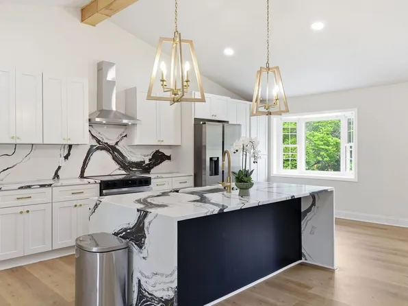 2909 Belmont Cir, Sanford, NC 27332