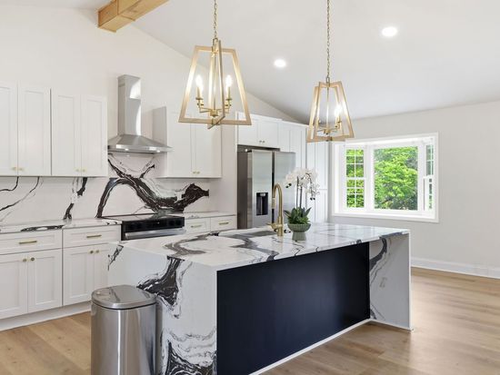 2909 Belmont Cir, Sanford, NC 27332