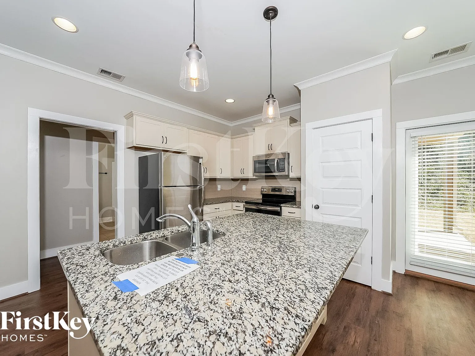 4 bed, 3.0 bath, 1770 sqft, $1,865 — Photo 4