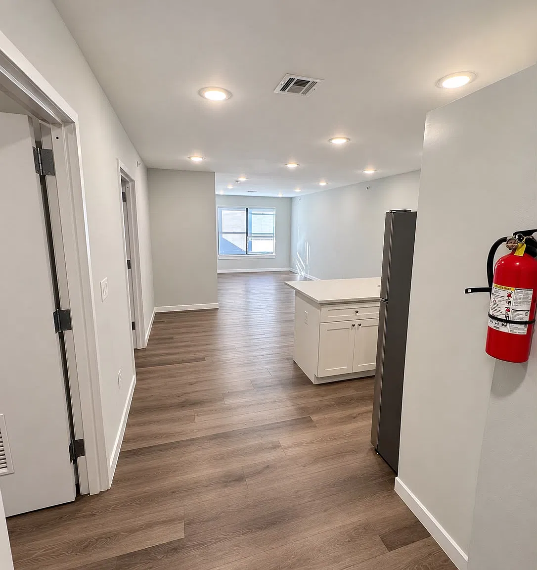 1 bed, $1,718 — Photo 2