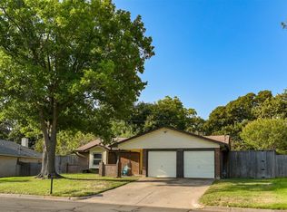 5406 Parliament Dr, Arlington, TX 76017