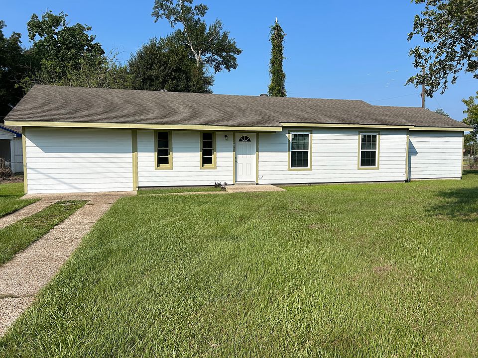 1st image of 429 Pinecrest Dr