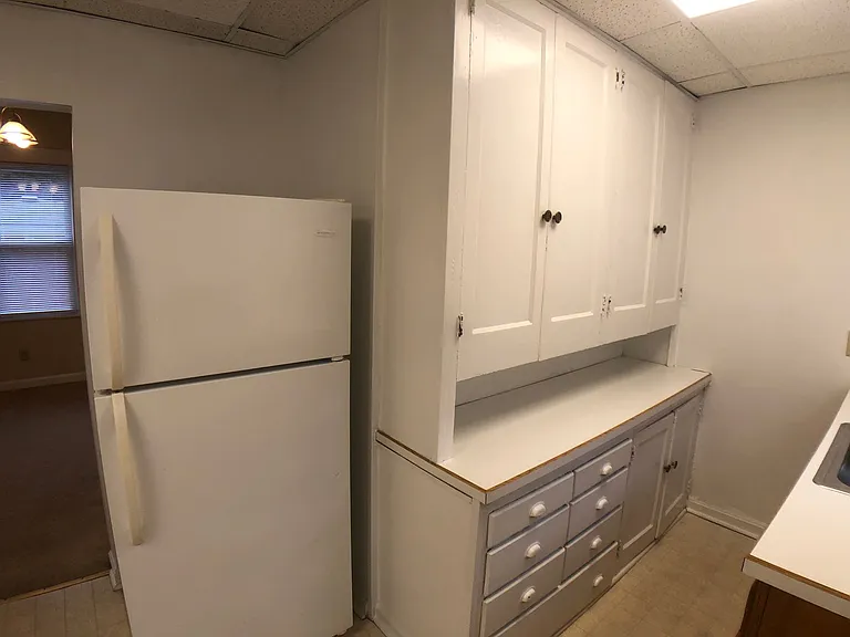 995 E Maiden St — Photo 10