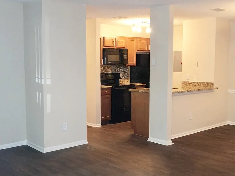 Wood Pointe Apartment Homes — Photo 46