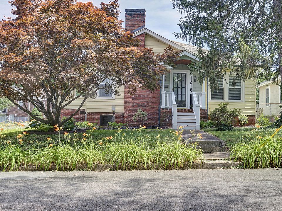 1st image of 1216 Ashwood Pl