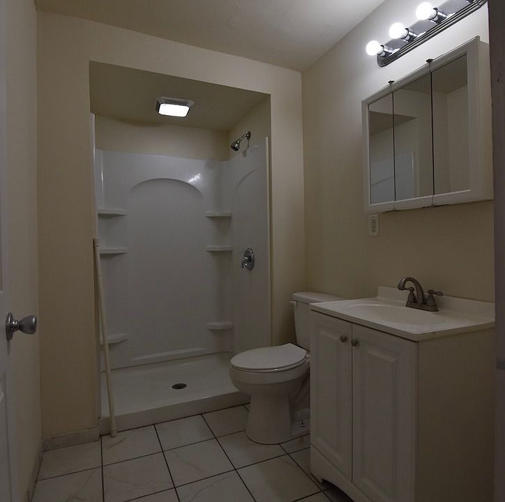 1st image of 441 E 15th Ave