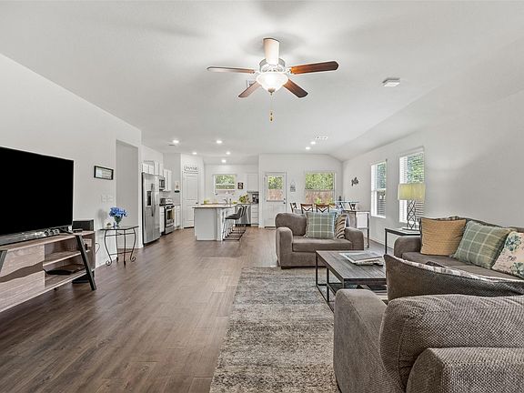 4th image of 196 Jackson Blue Ln