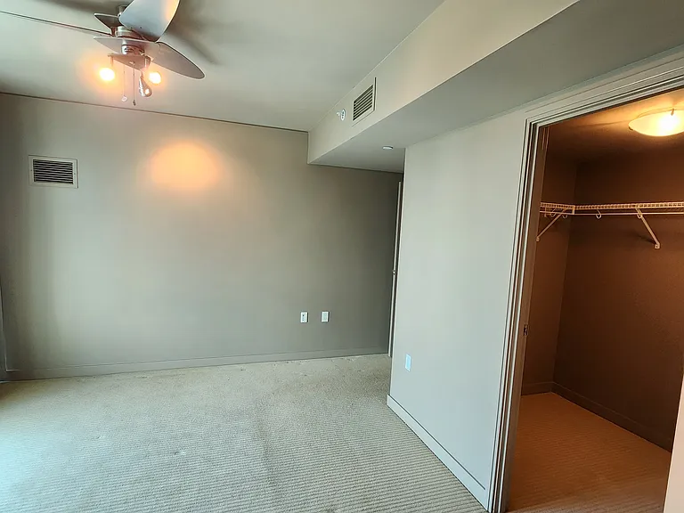 1177 Queen St #4409 — Photo 7