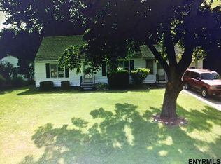 14 Brunswick Park Dr, Troy, NY 12180