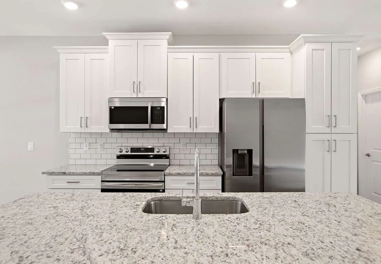 4 bed, 2.0 bath, $1,695 — Photo 4