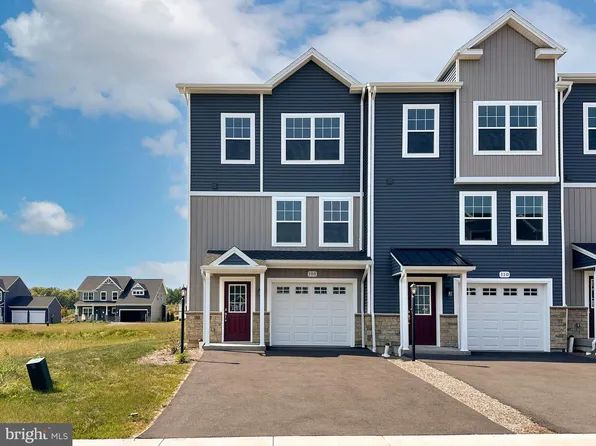 108 Dolomite Dr, Port Matilda, PA 16870