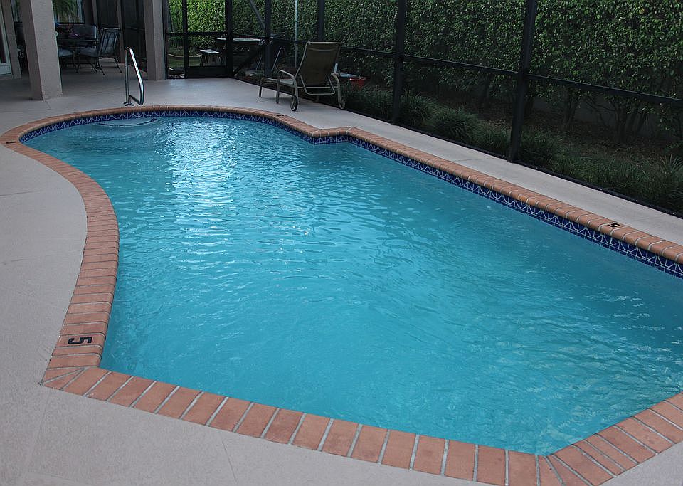 2nd image of 2180 Amesbury Cir