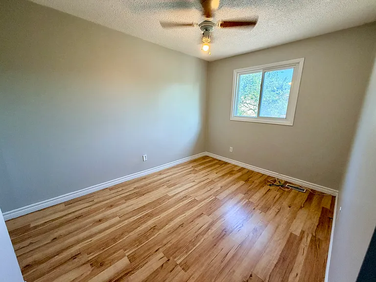 1095 Mississaga St W #126 — Photo 17