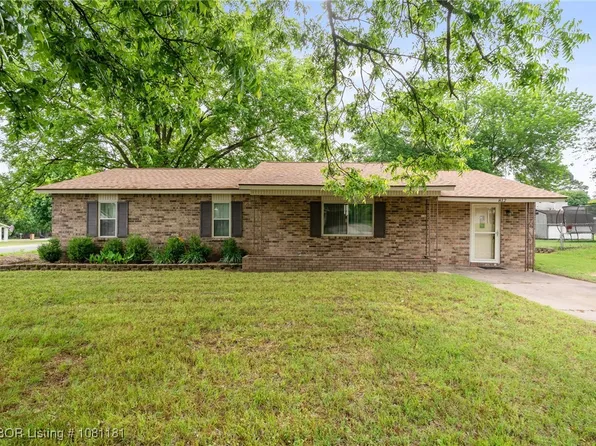 812 Angela Cir, Barling, AR 72923
