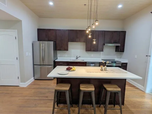 233 N Main St APT 305, Greenville, SC 29601
