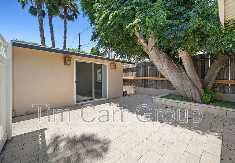 2545 Elden Ave — Photo 22