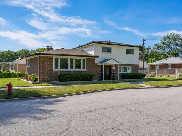 7600 Lowell Ave, Skokie, IL 60076