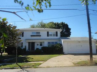 208 Laurens St, Cranston, RI 02910