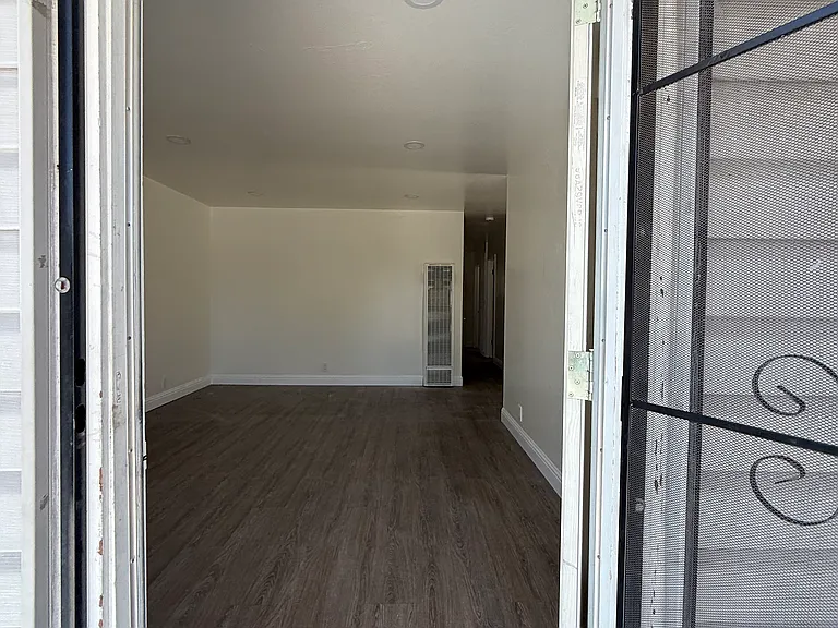 4765 Serra Ave — Photo 5