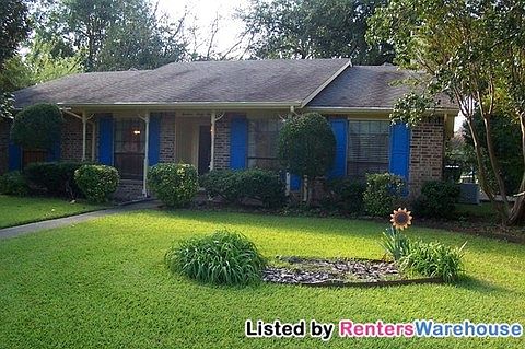 2nd image of 1442 Blanco Ln