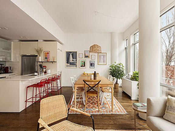 2nd image of 101 N 5th St APT 2A