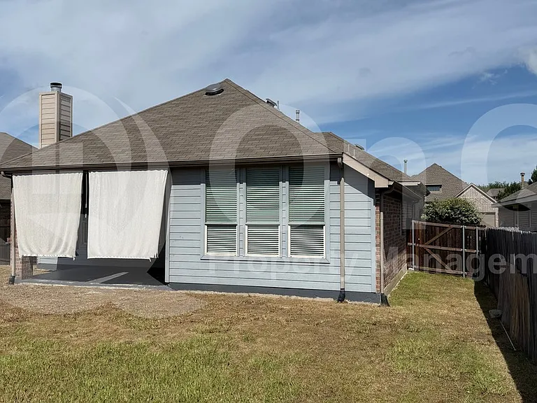 413 Driftwood Ct — Photo 19