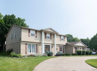 32928 Thorndyke Ct, Farmington Hills, MI 48334