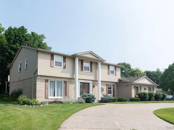 32928 Thorndyke Ct, Farmington Hills, MI 48334