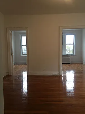 Rented by Metroline Realty | media 25