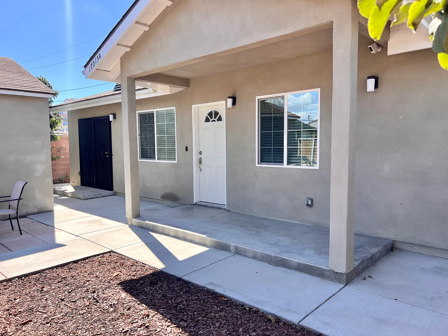 3 bed, 1000 sqft, $3,500 — Photo 2