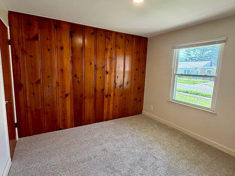 324 Lockwood St — Photo 7