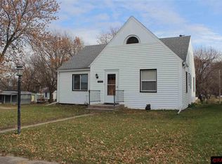 402 S Henry St, Elmore, MN 56027