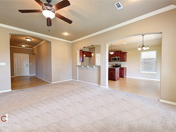 2nd image of 2905 Verona Ln