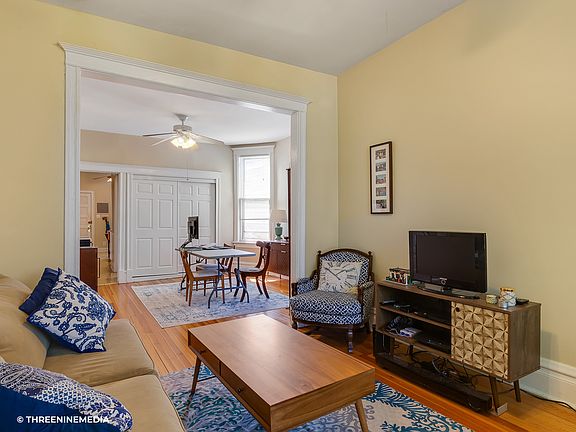 4th image of 2633 N Burling St #3