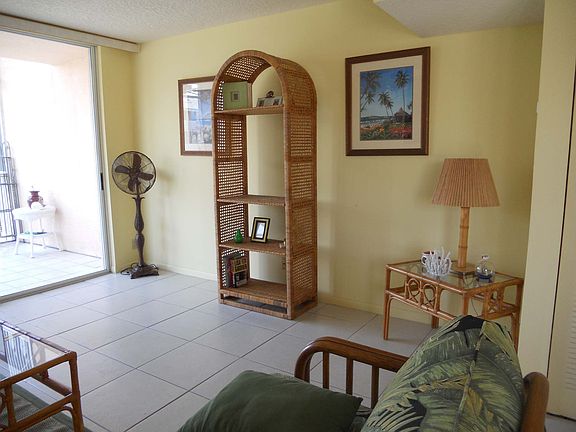 3rd image of 353 S Us Hwy 1 APT D301