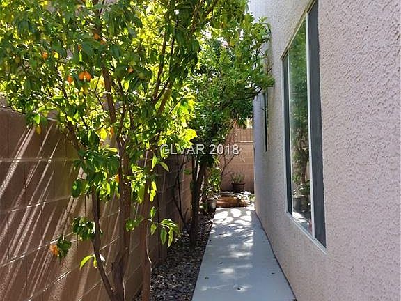 2nd image of 10001 Peseo Cresta Ave