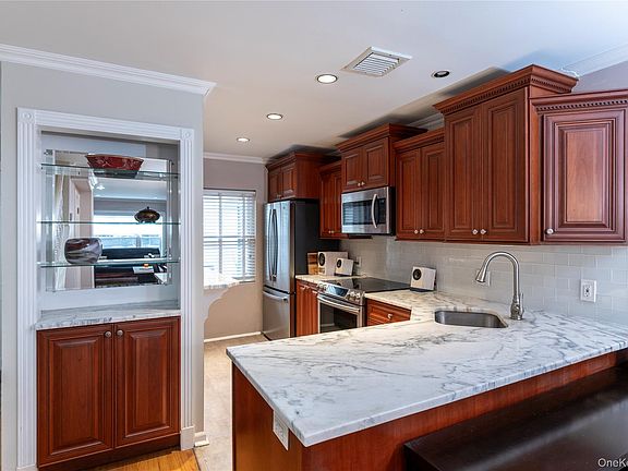 3rd image of 50 N Broadway #17