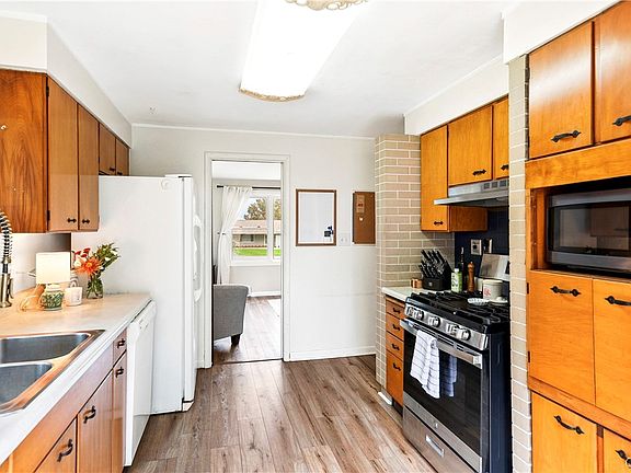 5th image of 3735 Fisher Rd
