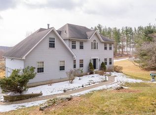 5 Quaker Rd, New Fairfield, CT 06812
