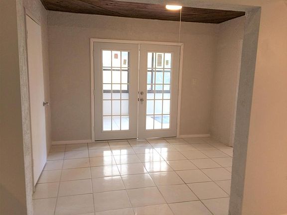 4th image of 4307 Willow Brook Cir