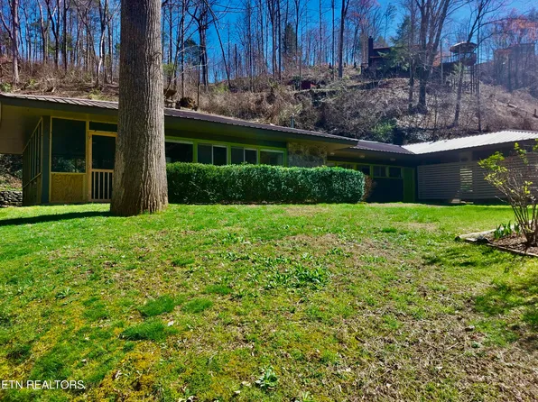 231 Silverbell Ln, Gatlinburg, TN 37738