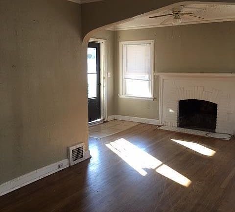 2nd image of 4207 College St