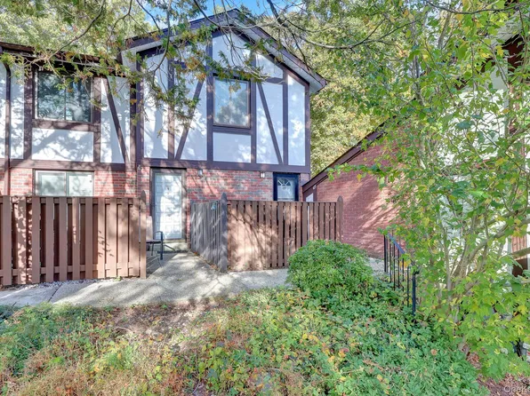 425 Clubhouse Court #389, Coram, NY 11727