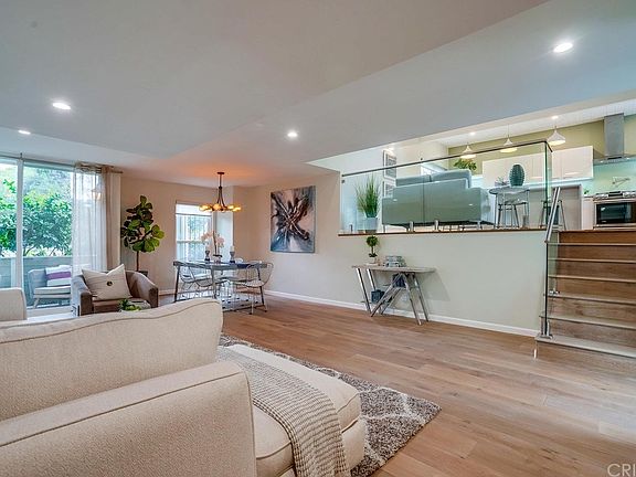 4th image of 4342 Gentry Ave APT 12