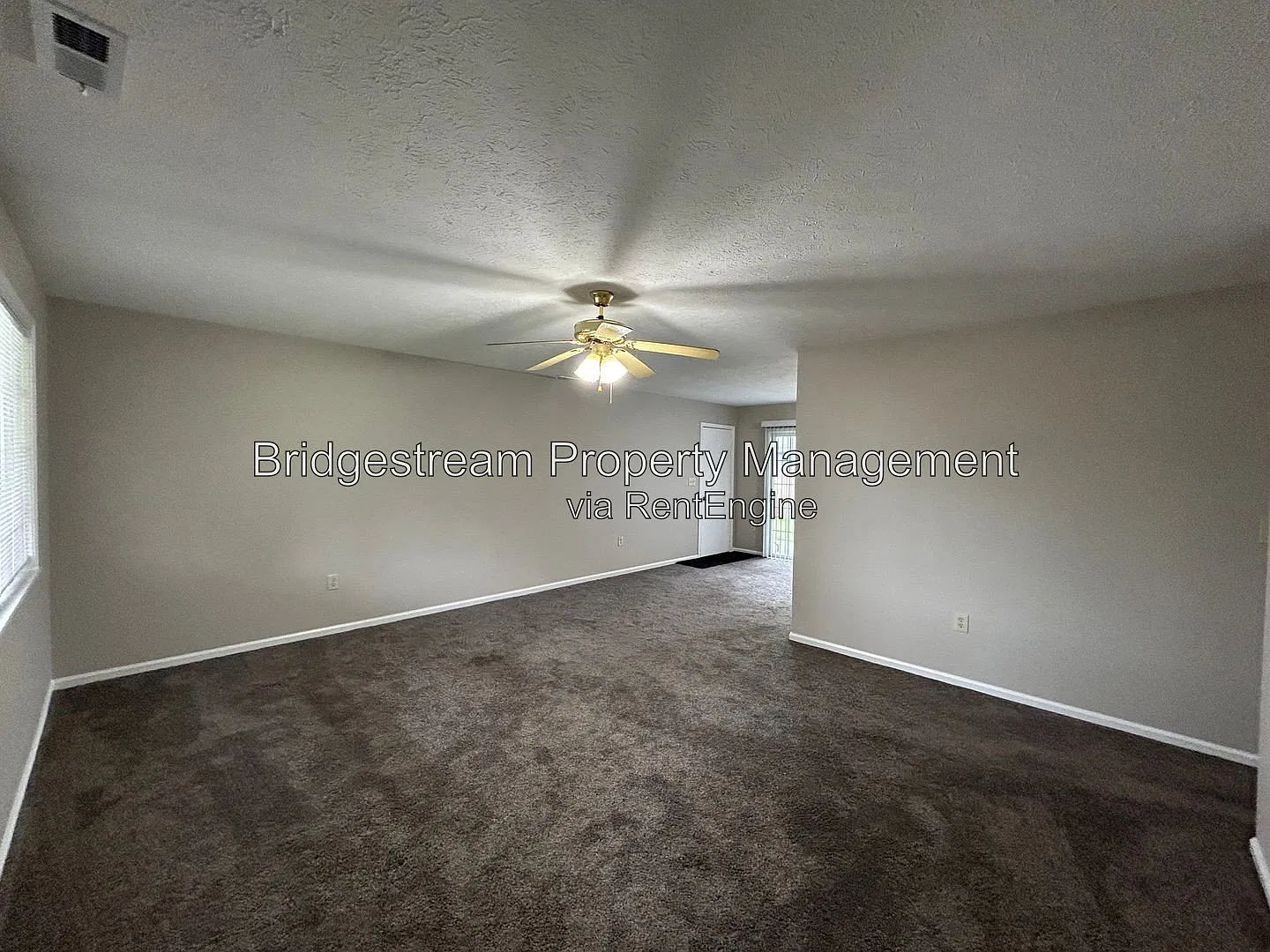 3 bed, 1.0 bath, 1092 sqft, $1,395 — Photo 2
