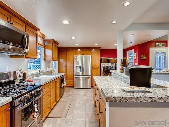 3rd image of 4772 Mount Bigelow Dr