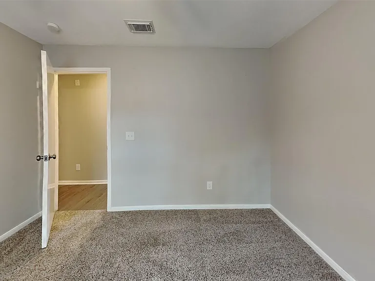 1031 Cascade Creek Dr — Photo 15